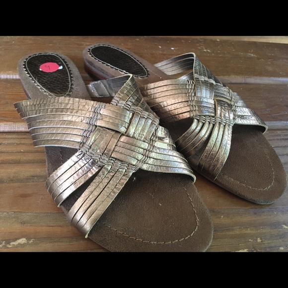 Bandolino Shoes - NWOB Bandolino Metallic Sandals